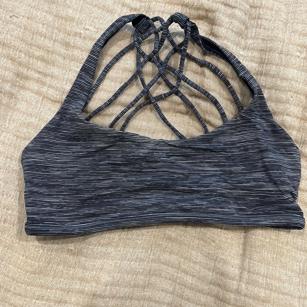 Lululemon sports bra